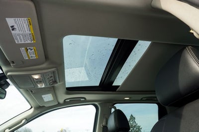 2021 Nissan Titan SL Navigation System & Dual Panel Panoramic Moonroof