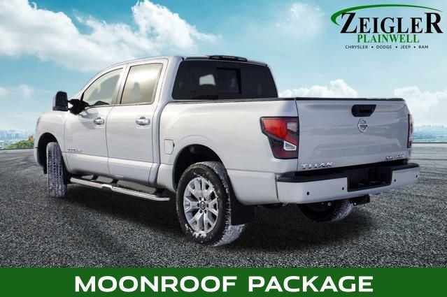 2021 Nissan Titan SL Navigation System & Dual Panel Panoramic Moonroof