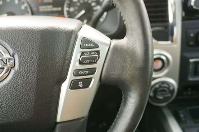 2021 Nissan Titan SL Navigation System & Dual Panel Panoramic Moonroof