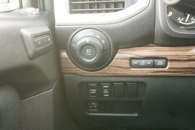 2021 Nissan Titan SL Navigation System & Dual Panel Panoramic Moonroof