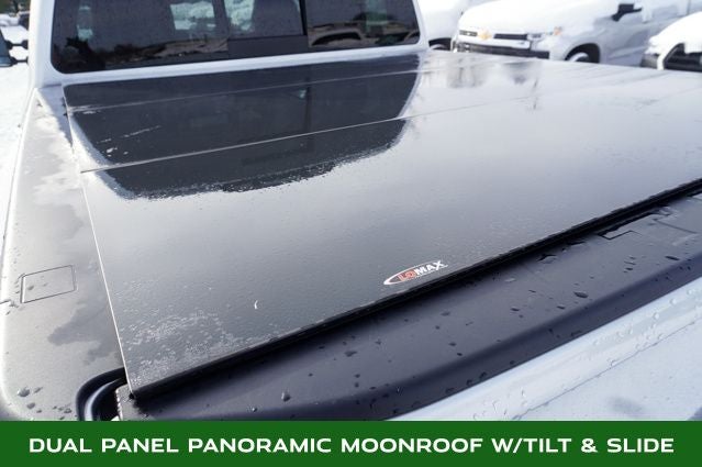 2021 Nissan Titan SL Navigation System & Dual Panel Panoramic Moonroof