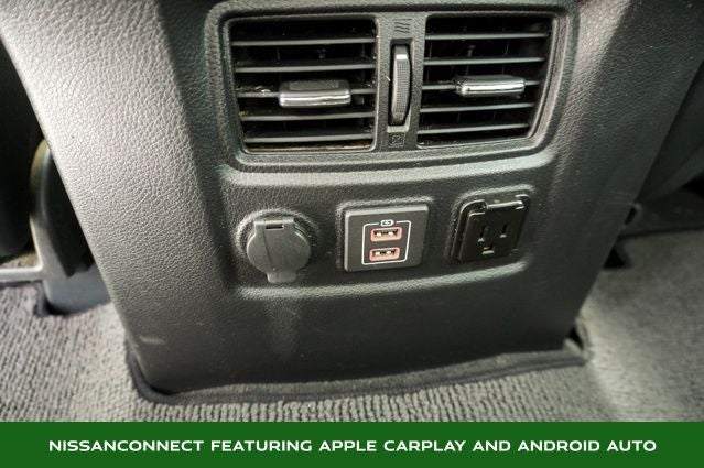 2021 Nissan Titan SL Navigation System & Dual Panel Panoramic Moonroof