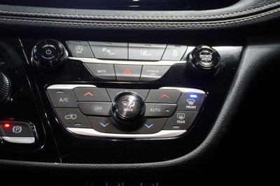 2023 Chrysler Pacifica Touring Apple CarPlay/Android Auto