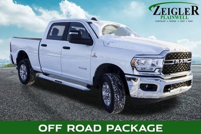 2024 RAM 2500 Big Horn Integrated Voice Command w/Bluetooth & Rear Back-U