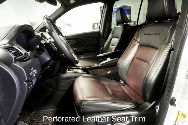 2022 Honda Ridgeline Black Edition Power moonroof & Navigation System