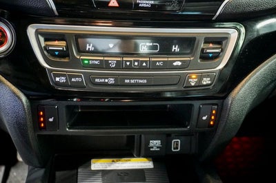 2022 Honda Ridgeline Black Edition Power moonroof & Navigation System