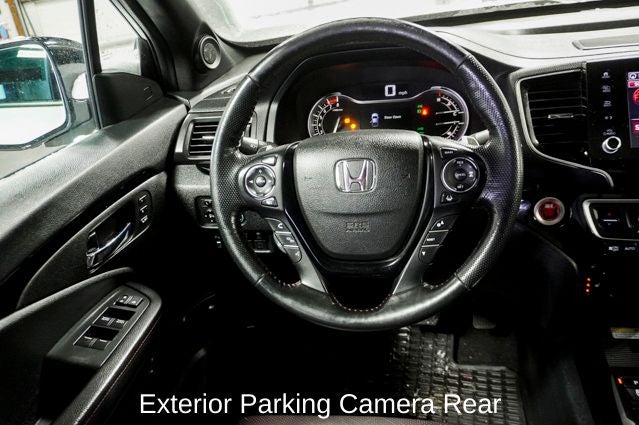 2022 Honda Ridgeline Black Edition Power moonroof & Navigation System