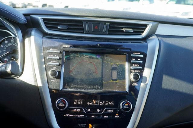 2024 Nissan Murano SL Power moonroof & Navigation System