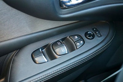 2024 Nissan Murano SL Power moonroof & Navigation System