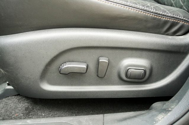 2023 Nissan Murano Platinum Power moonroof & Navigation System