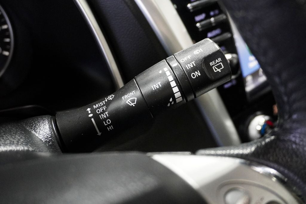 2018 Nissan Murano SV Navigation System & Power Panoramic Moonroof