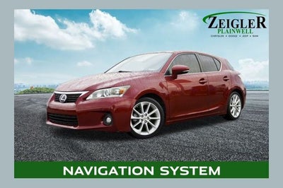 2013 Lexus CT 200h Navigation System & Power moonroof