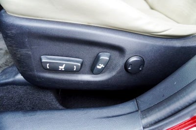 2013 Lexus CT 200h Navigation System & Power moonroof