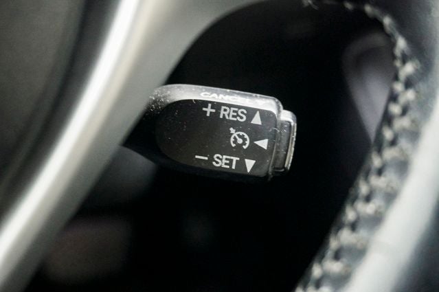 2013 Lexus CT 200h Navigation System & Power moonroof