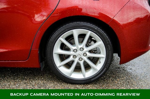 2013 Lexus CT 200h Navigation System & Power moonroof