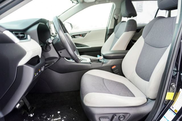 2020 Toyota RAV4 Hybrid XLE Moonroof & Backup Camera