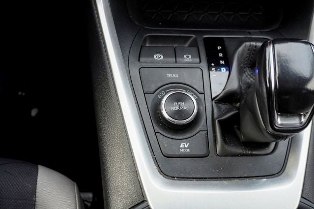 2020 Toyota RAV4 Hybrid XLE Moonroof & Backup Camera