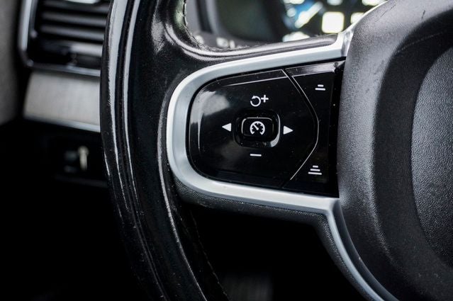 2022 Volvo XC90 T6 Inscription Navigation System & Power Moonroof