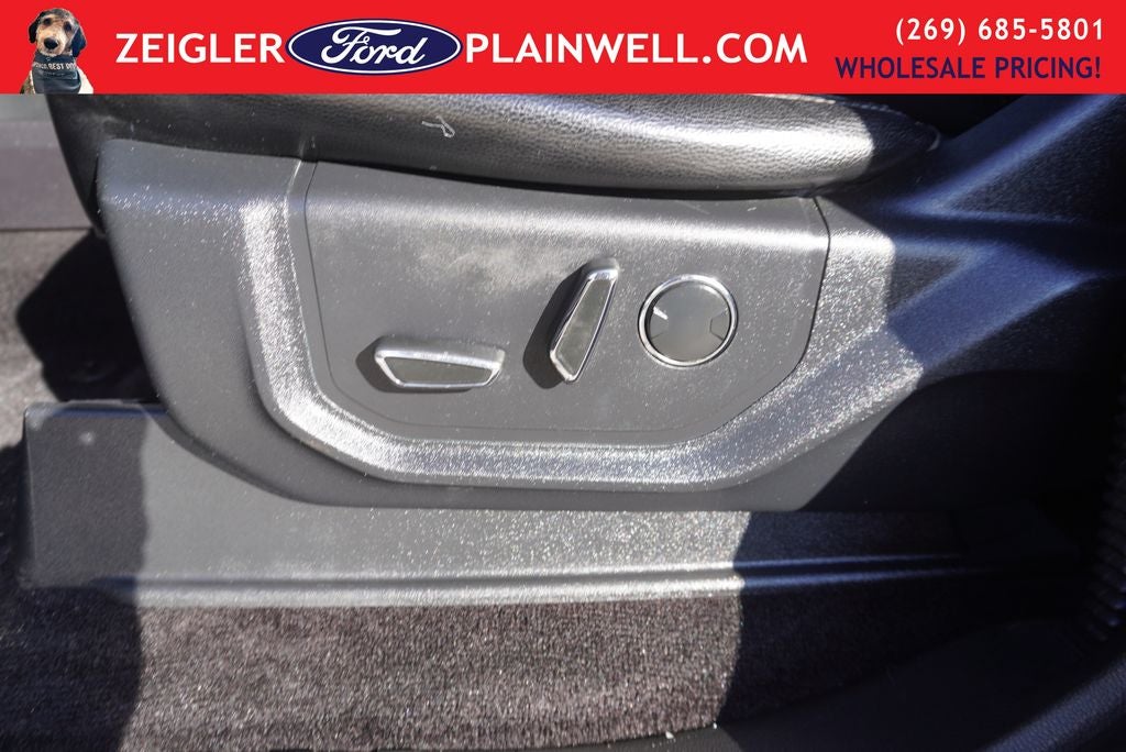 2016 Ford F-150 Lariat Crew Cab 4x4 Heated Leather NAV Chrome Pkg Tow Pkg