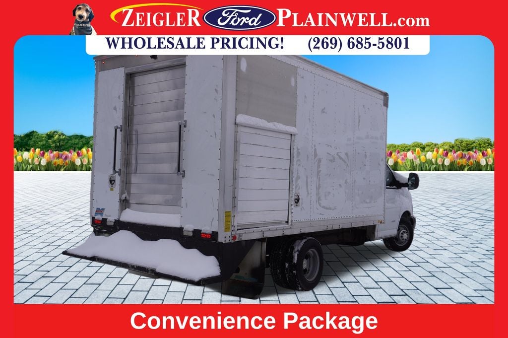 2016 Chevrolet Express 4500 Base Cutaway