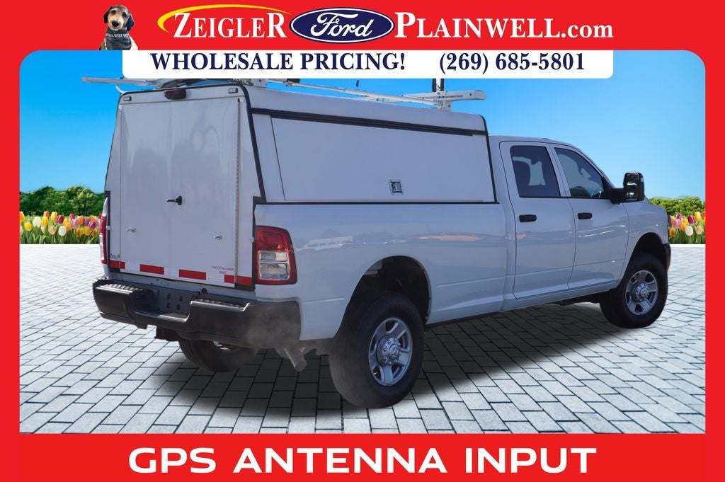 2023 RAM 3500 Tradesman CREW CAB 4X4 6.4L V8 REAR TOPPER