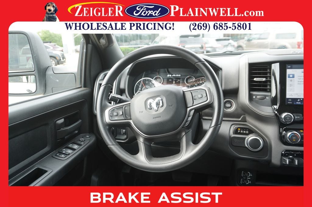 2023 RAM 3500 Tradesman 4x4 CREW CAB LONG BOX 6.4L V8 Navigation HD Vinyl