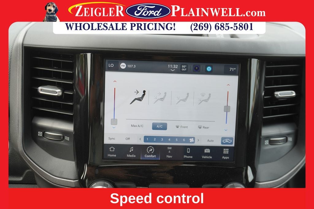 2023 RAM 3500 Tradesman 4x4 CREW CAB LONG BOX 6.4L V8 Navigation HD Vinyl