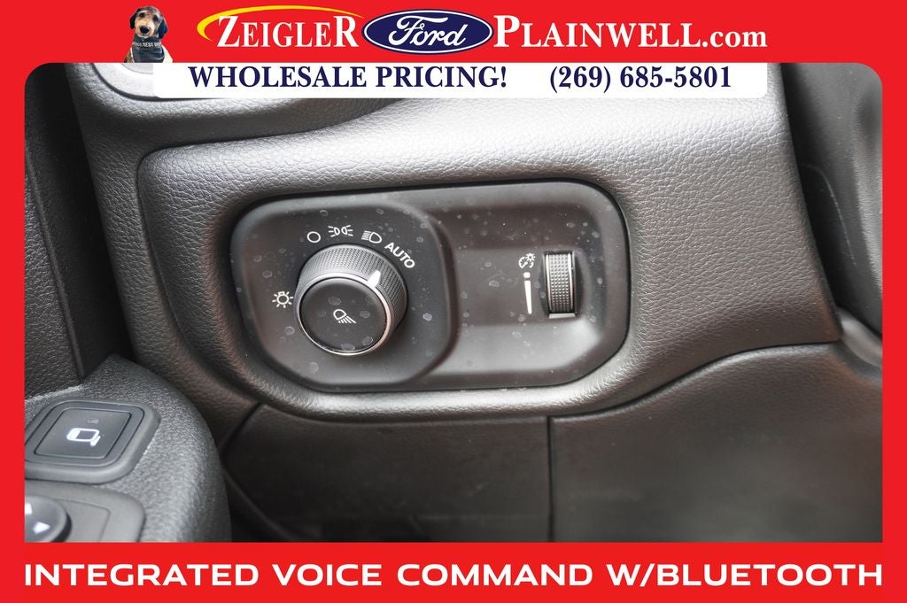 2023 RAM 3500 Tradesman 4x4 CREW CAB LONG BOX 6.4L V8 Navigation HD Vinyl