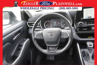 2023 Toyota Highlander XLE AWD POWER MOONROOF LEATHER REAR CAMERA