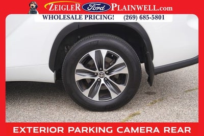 2023 Toyota Highlander XLE AWD POWER MOONROOF LEATHER REAR CAMERA