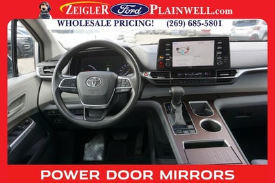 2021 Toyota Sienna LE 8 Passenger