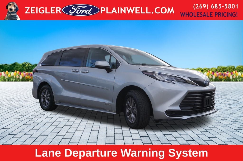 2021 Toyota Sienna LE 8 Passenger
