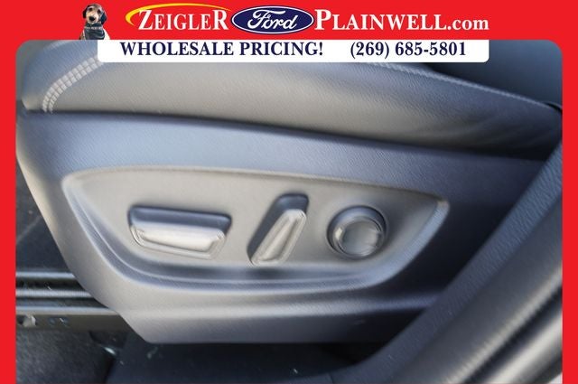 2023 Toyota Corolla Cross XLE AWD MOONROOF HEATED LEATHER BLIS REAR CAMERA