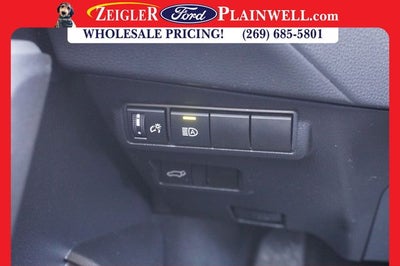 2023 Toyota Corolla Cross XLE AWD MOONROOF HEATED LEATHER BLIS REAR CAMERA