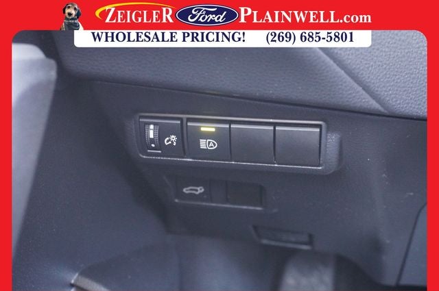 2023 Toyota Corolla Cross XLE AWD MOONROOF HEATED LEATHER BLIS REAR CAMERA