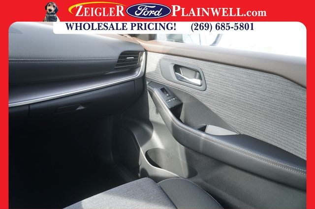 2022 Nissan Rogue SV AWD Rear Parking Sensors Remote keyless entry Rea