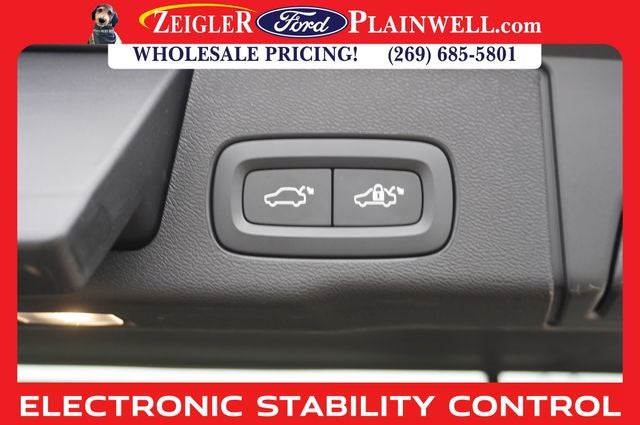 2023 Volvo XC60 B5 Ultimate Bright Theme