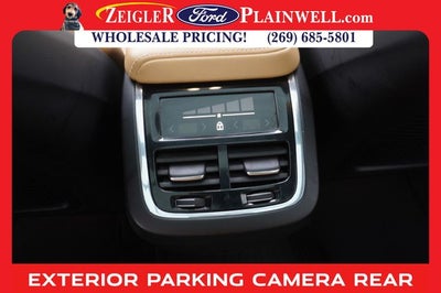 2023 Volvo XC60 B5 Ultimate Bright Theme