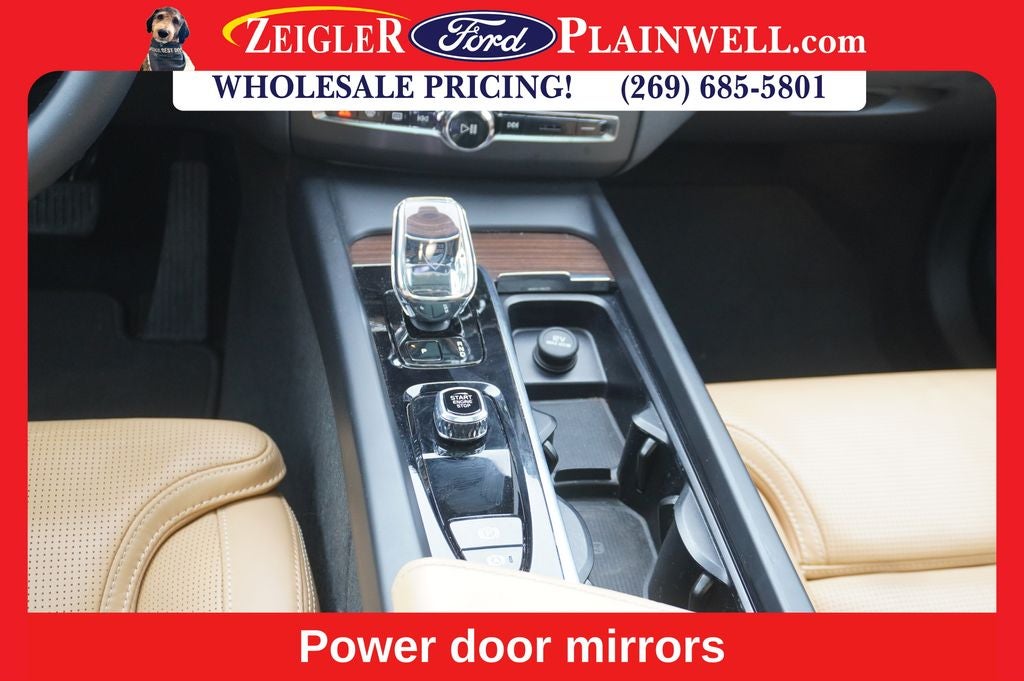 2023 Volvo XC60 B5 Ultimate Bright Theme