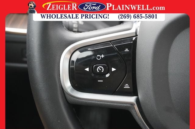 2023 Volvo XC60 B5 Ultimate Bright Theme