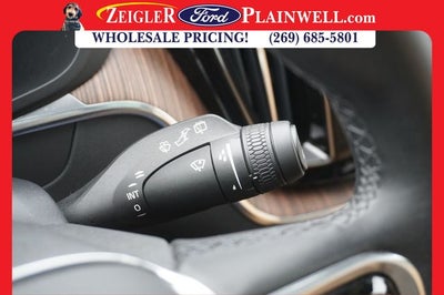 2023 Volvo XC60 B5 Ultimate Bright Theme