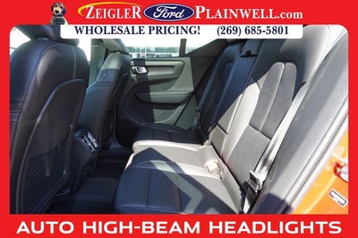 2023 Volvo XC40 B5 Plus Dark Theme AWD HEATED LEATHER POWER MOONROOF NAV