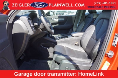 2023 Volvo XC40 B5 Plus Dark Theme AWD HEATED LEATHER POWER MOONROOF NAV