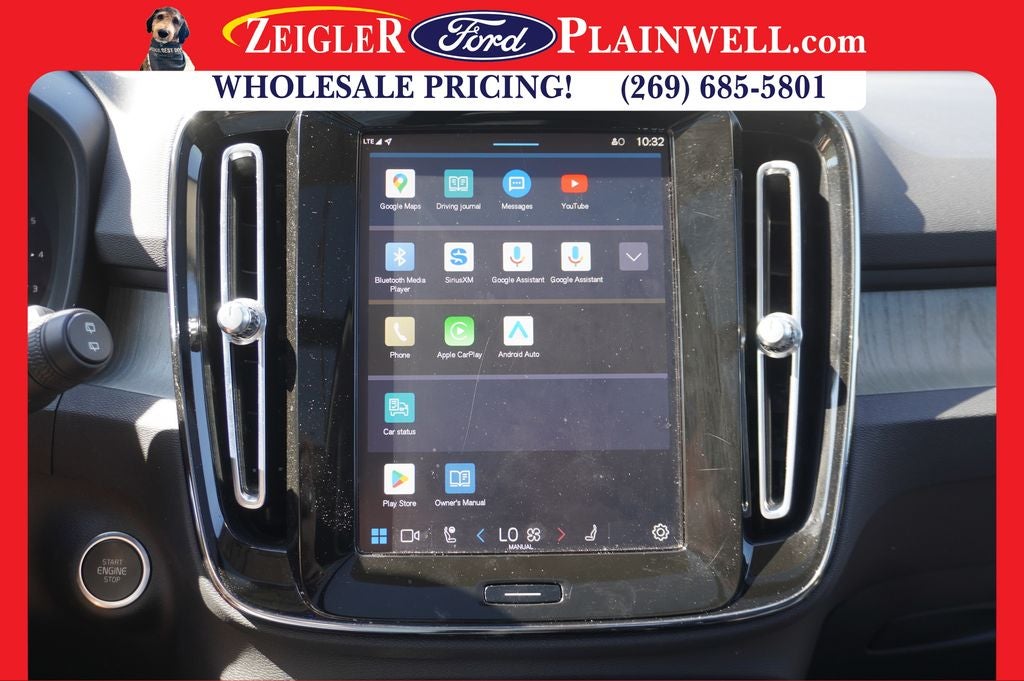 2023 Volvo XC40 B5 Plus Dark Theme AWD HEATED LEATHER POWER MOONROOF NAV