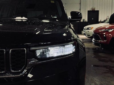 2023 Jeep Grand Cherokee Laredo 4x4