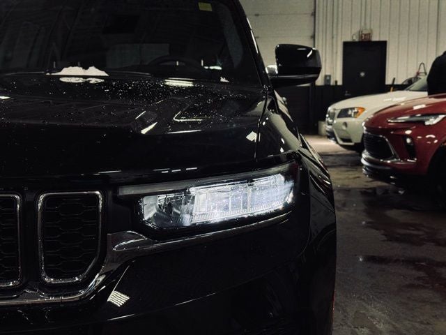 2023 Jeep Grand Cherokee Laredo 4x4