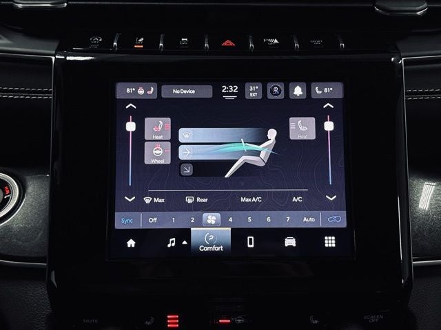 2023 Jeep Grand Cherokee Laredo 4x4