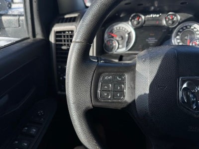 2022 RAM 1500 Classic Tradesman Crew Cab 4x4 5'7' Box