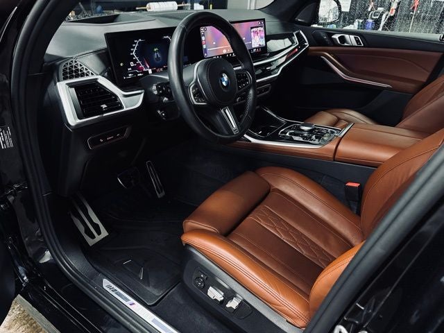 2025 BMW X7 M60i