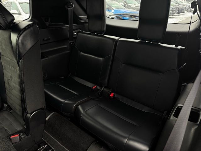 2025 Mitsubishi Outlander Base